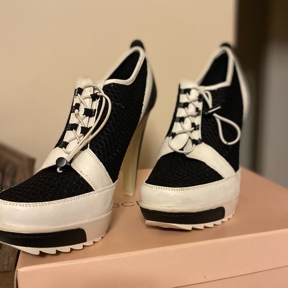 BCBGeneration Women's BG-Wizard Platform Pump size 9 1/2 - Picture 4 of 4